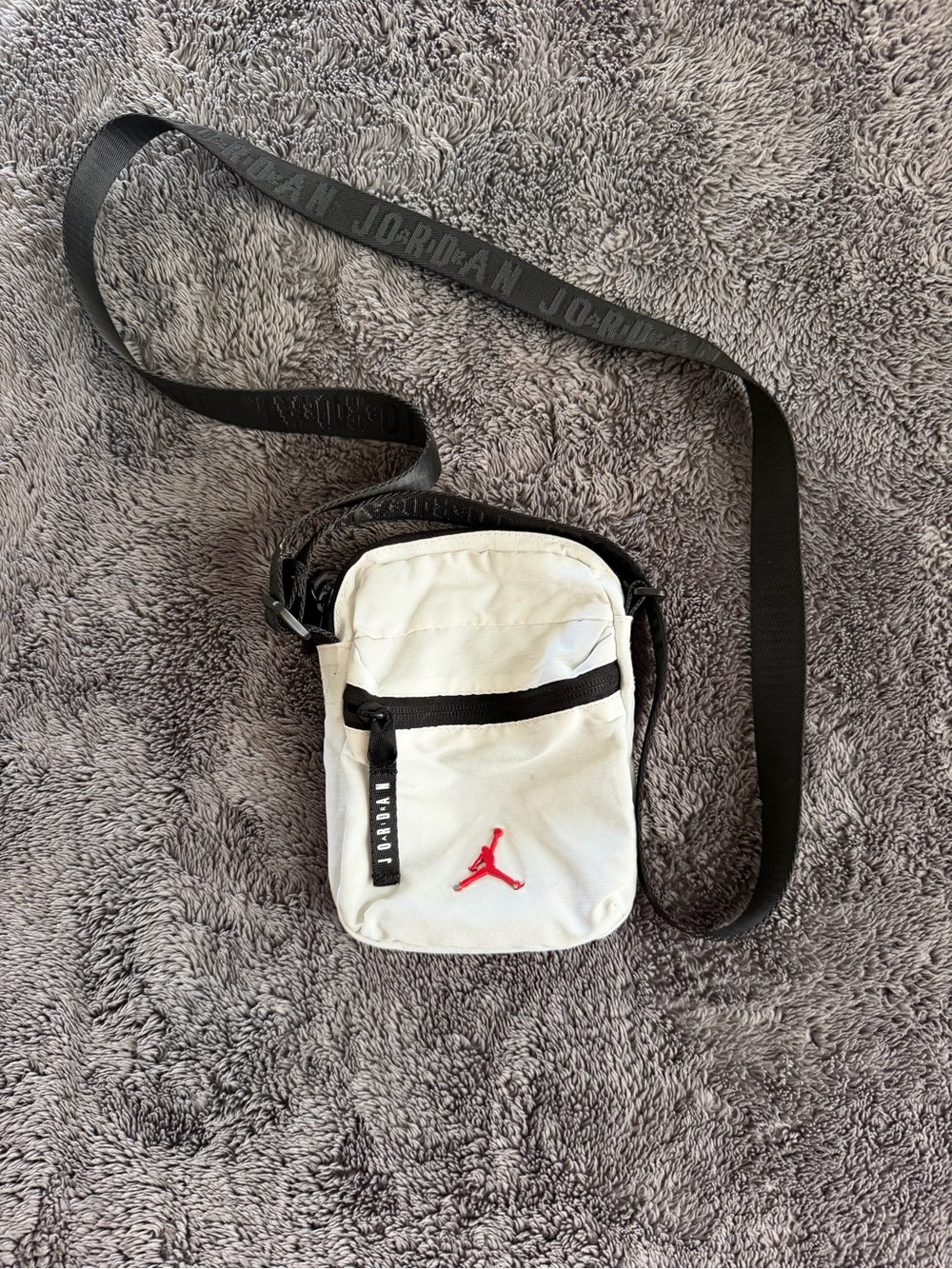 Jordan Jumpman Small Crossbody Bag White/Black/Red Zip Adjustable Strap